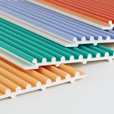 El Co sacó los paneles de pared compuestos plásticos de madera del PVC 15m m