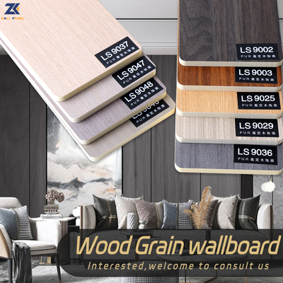 La prenda impermeable y la madera de madera insonora del grano chapean los paneles de pared del PVC
