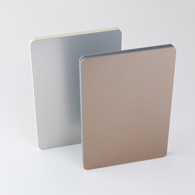 Panel de fibras del carbón de leña del bambú del metal de la prenda impermeable de la decoración interior adaptable
