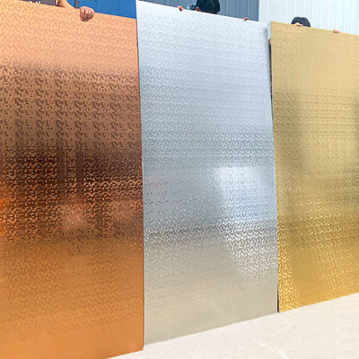 Nuevos productos paneles de pared metálicos decorativos de interiores mosaico bambú carbón de madera paneles de chapa