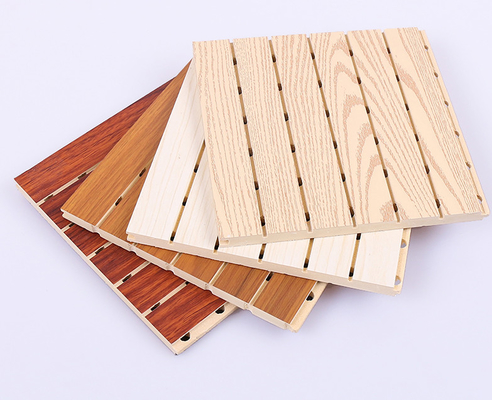 OEM fonoabsorbente compuesto plástico de madera de los paneles de la prenda impermeable WPC