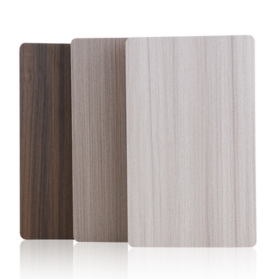 Los paneles de pared de bambú modificados para requisitos particulares interiores de la chapa de madera del carbón de leña del grano de madera impermeable